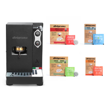 Carica l'immagine nel visualizzatore di Gallery, KIT PAUSA CAFFE' - MACCHINETTA BLACK + CIALDE | COD. 8063K |