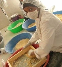 Carica l'immagine nel visualizzatore di Gallery, COUS COUS DI FRUMENTO INTEGRALE BIO PALESTINA EDIZIONE LIMITATA | COD. 00001294 | 1000 g